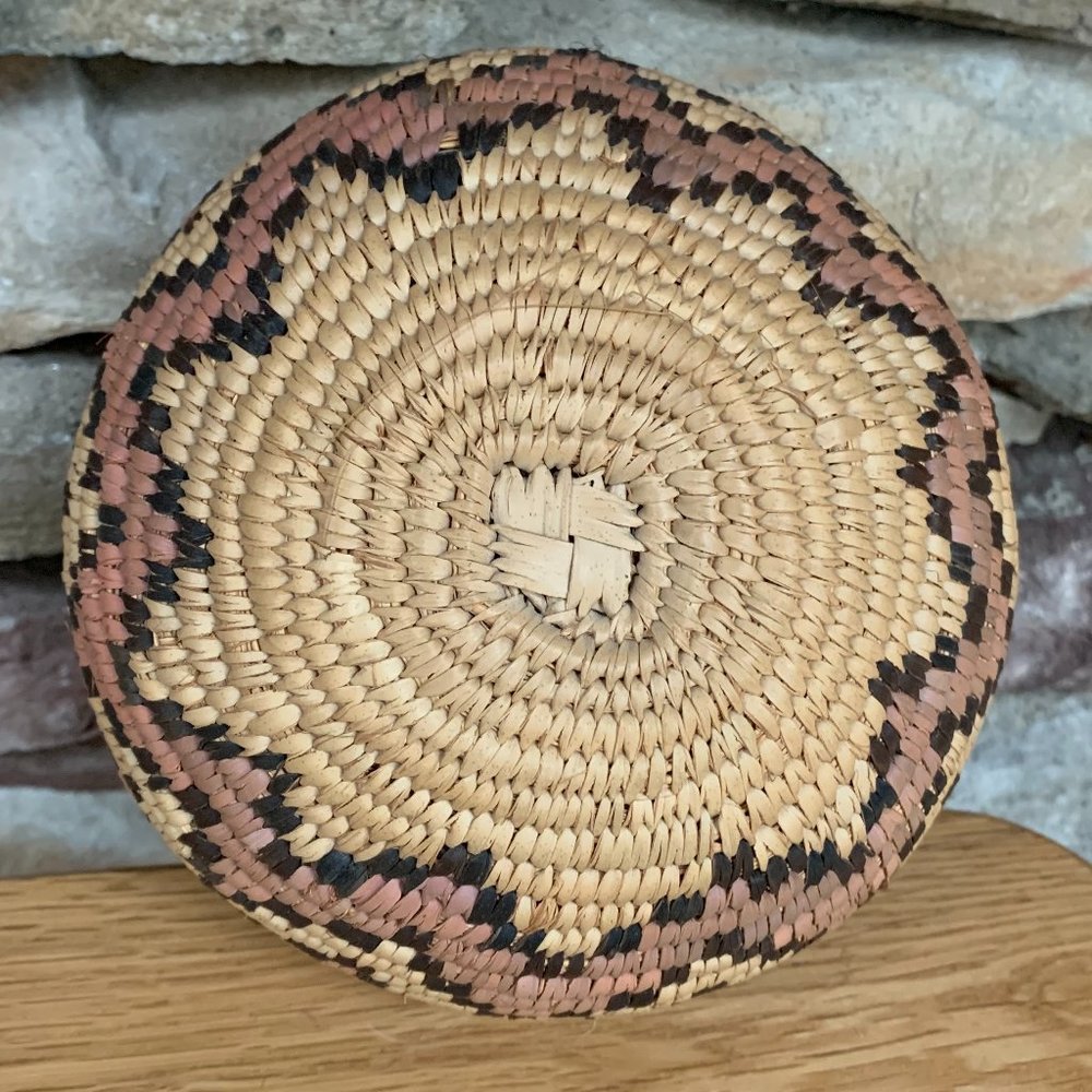 VTG African Basket Zulu Rwanda Coiled Chevron South Africa Hand Woven - Picture 5 of 7